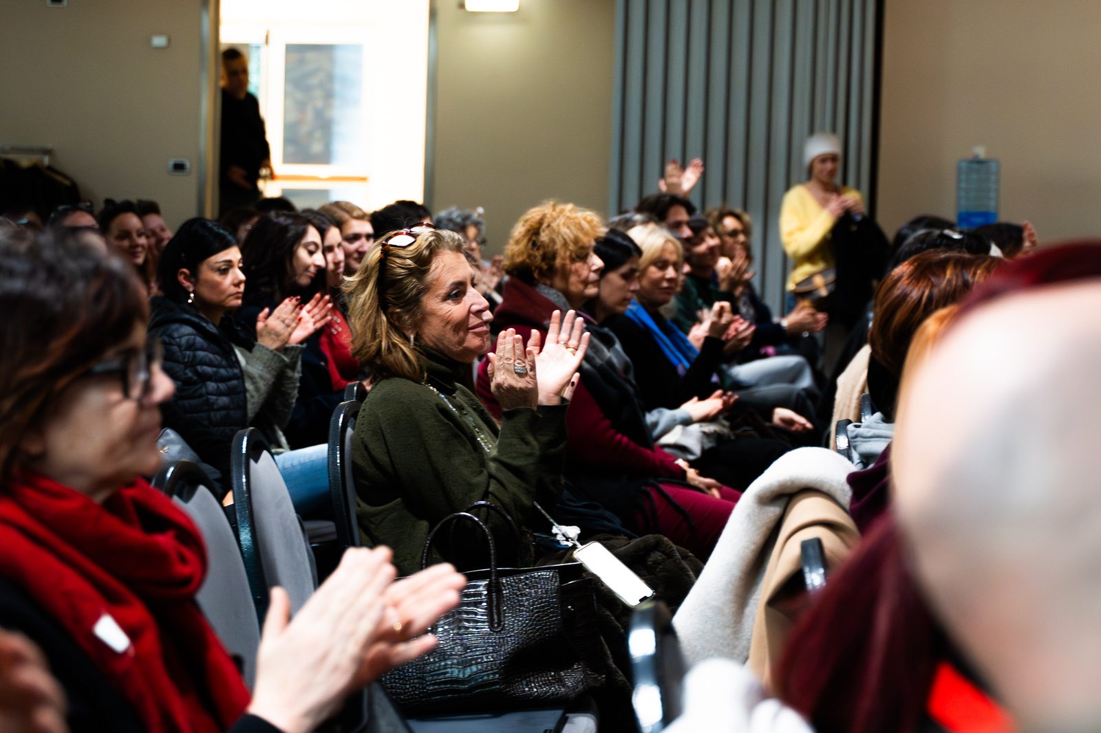 Gli applausi in sala